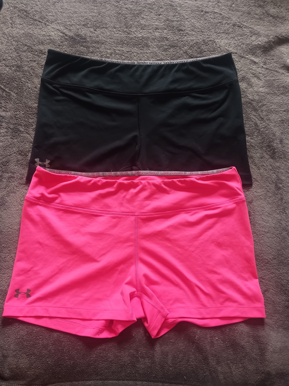 Under Armour Women’s Heatgear Shorty Shorts in Black & Hot Pink